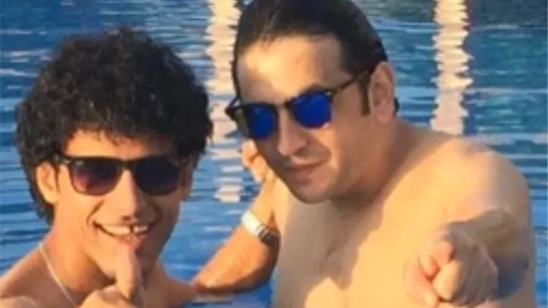 بالفيديو.. نجوم مسرح مصر فى مصيف