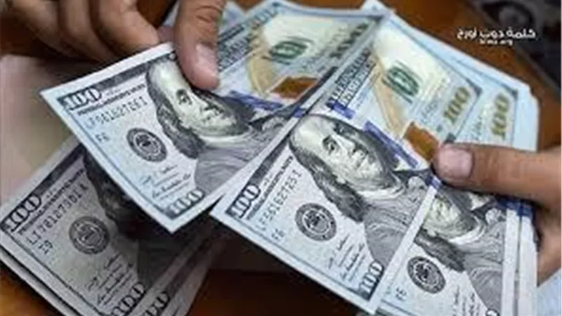 خبير اقتصادى يكشف عن مميزات تراجع الدولار امام الجنية المصرى فى البنوك