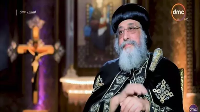 بخط يد قداسة البابا ... شاهد بالصور ما كتبة قداسة البابا تواضروس في دفتر كبار الزوار بكنيسة زيورخ