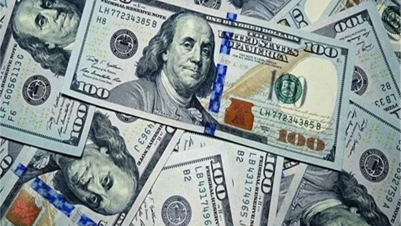 الدولار الامريكى يواصل النزيف ويتراجع بهذا المبلغ فى البنوك المصرية