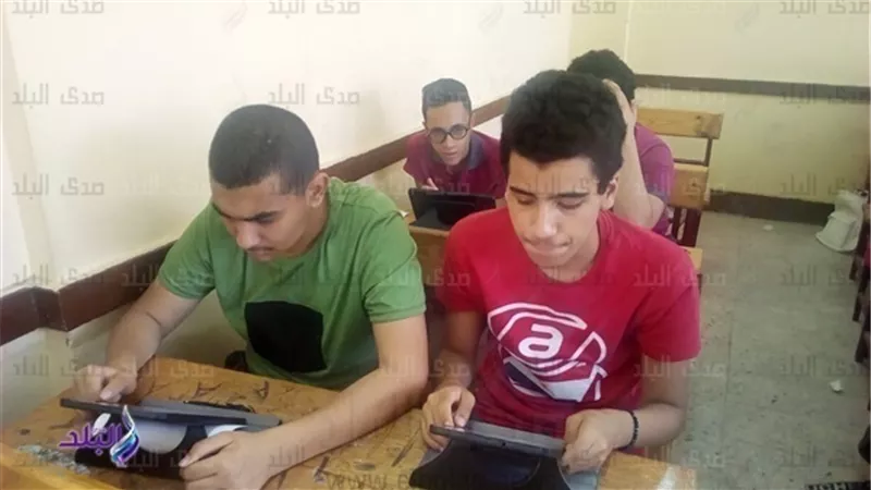 تداول صور أسئلة الفرنساوي والألماني عبر فيس بوك من امتحانات أولى ثانوي