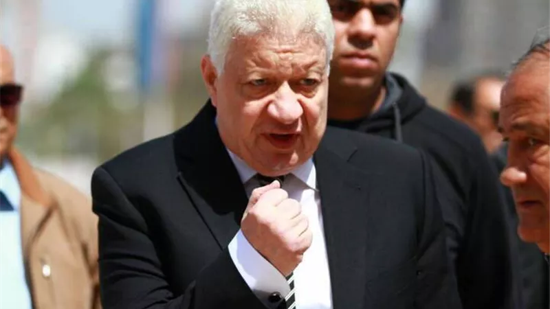 شاهد بالصور كيف استقبل ​مرتضى منصور بعثة نهضة بركان في المطار