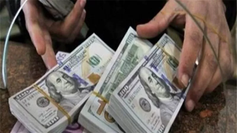 مفاجاة وفى وسط تعاملات اليوم الاربعاء .. الدولار يتراجع من جديد عقب الانهيار خلال الايام الماضية
