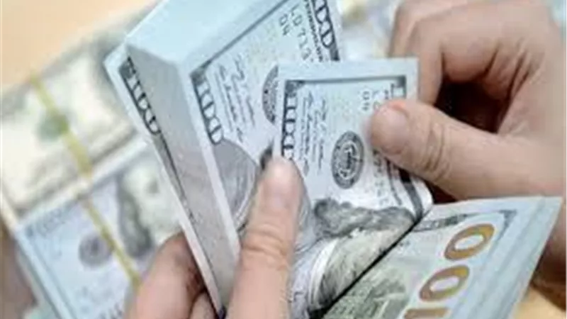 كلاكيت ومن جديد نزيف الدولار مازال مستمر وشاهد اخر سعر للدولار وصل لكام فى نهاية تعاملات البنوك