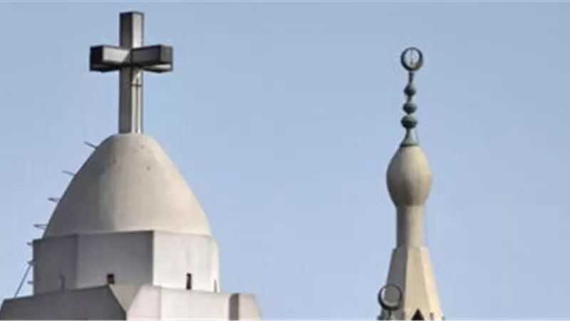 شاهد بالصور | الوحدة الوطنية تتجلى بين مسجد وكنيسة مارجرجس بالدقهلية