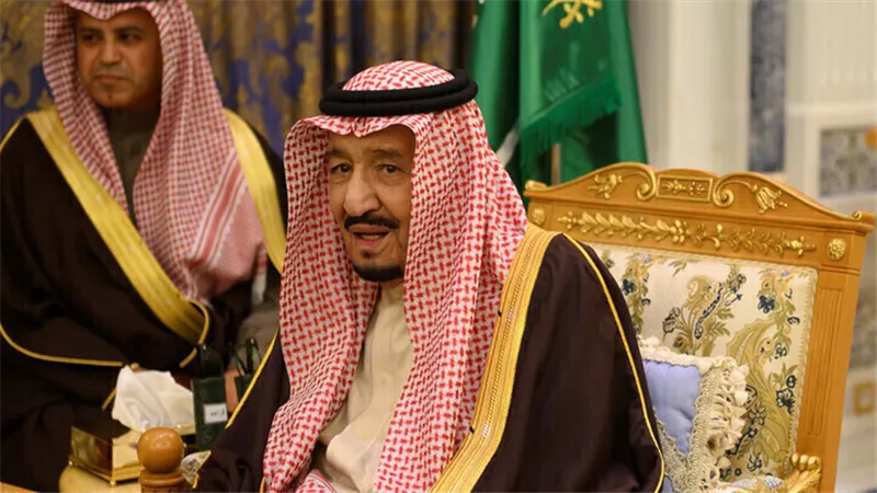 الملك سلمان يصدر قرار بصرف مكافأة بأكثر من 18 مليون ريال لهؤلاء